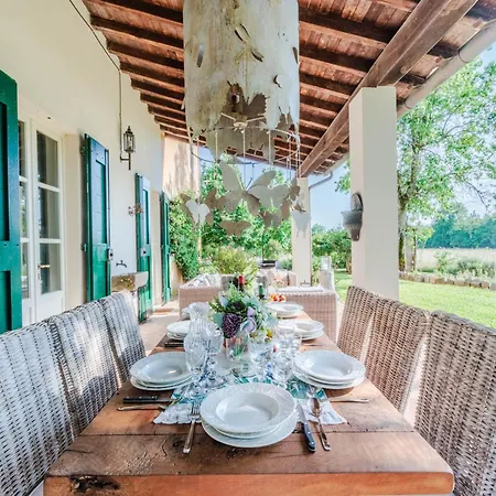 Villa In Tuscany With Private Pool & Views