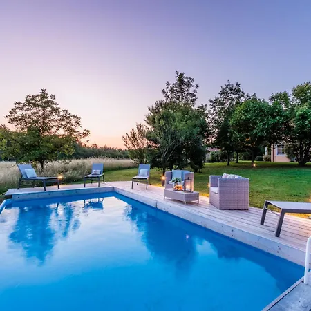 Villa In Tuscany With Private Pool & Views *